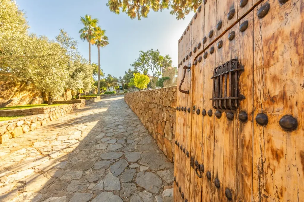 Le domaine entier, ses trois maisons et la piscine
